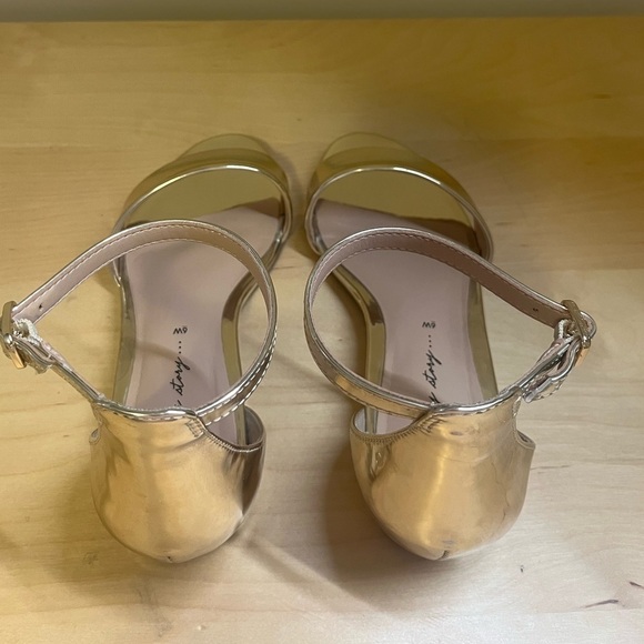 CHAMPAGNE Wedges - Picture 4 of 7